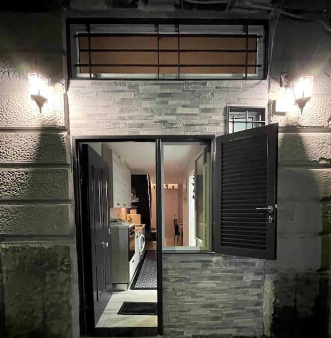 White House Spacca Napoli Exterior foto